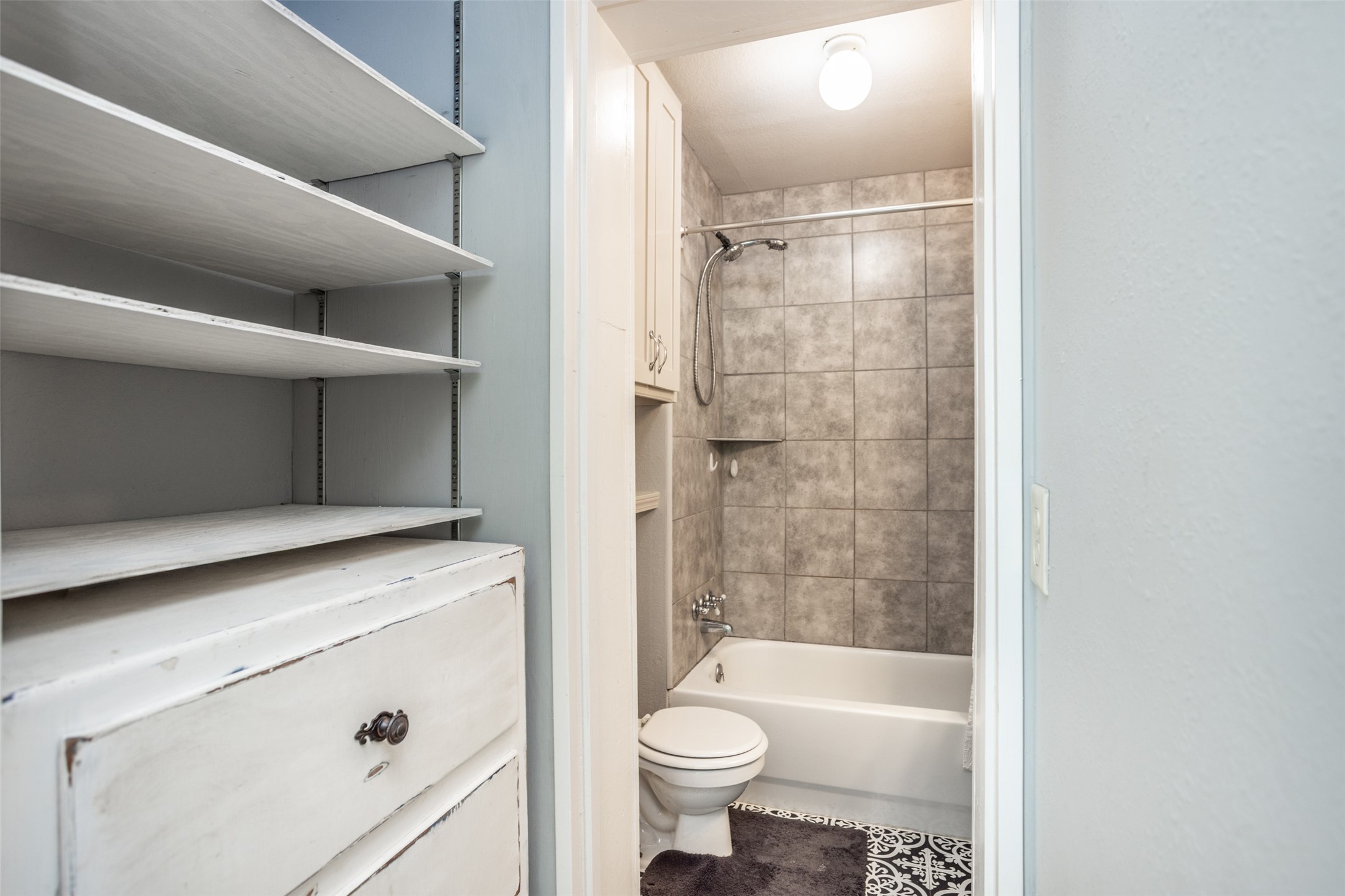 230 E Main Street Lindsay TX 76250