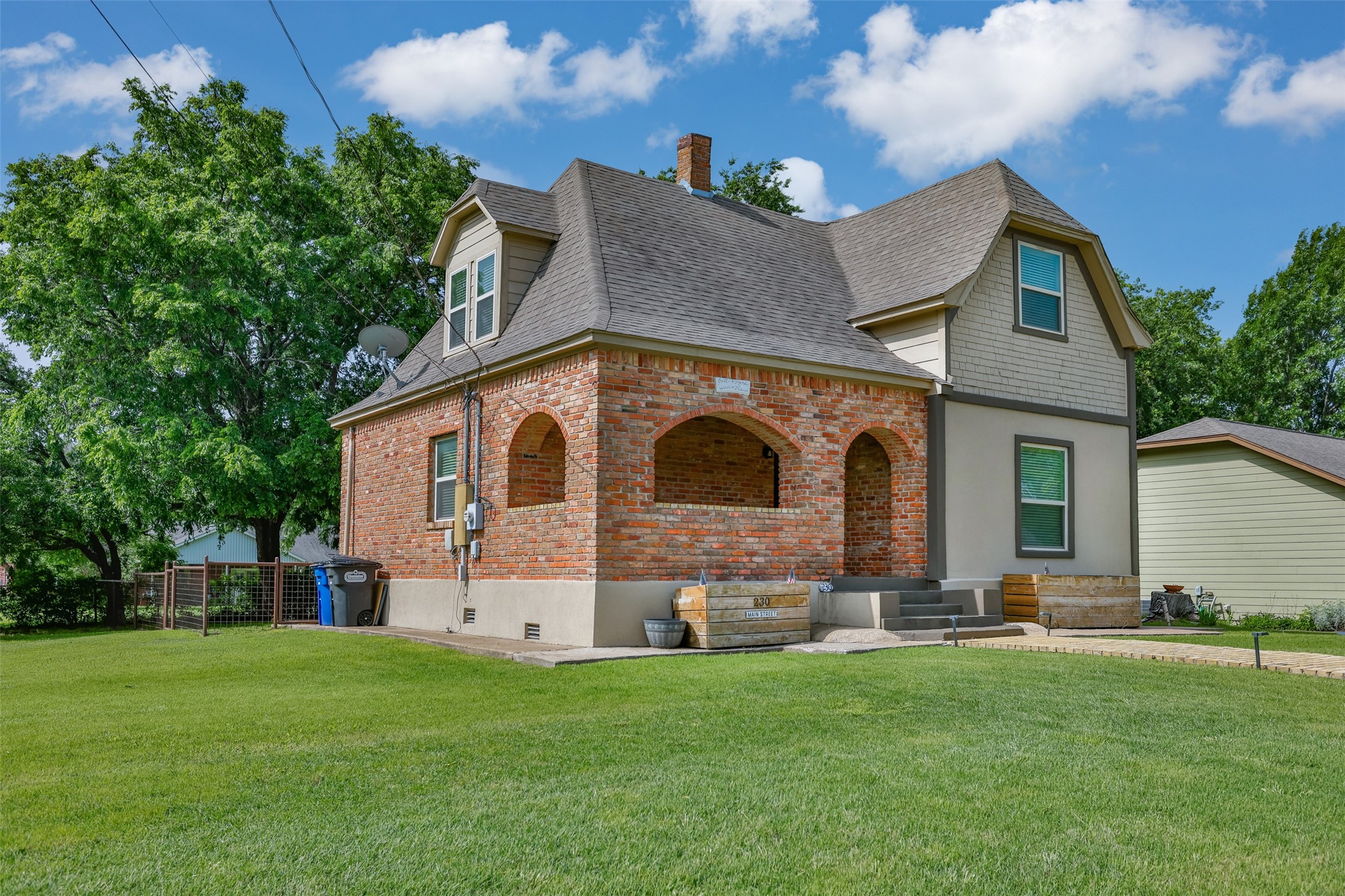 230 E Main Street Lindsay TX 76250