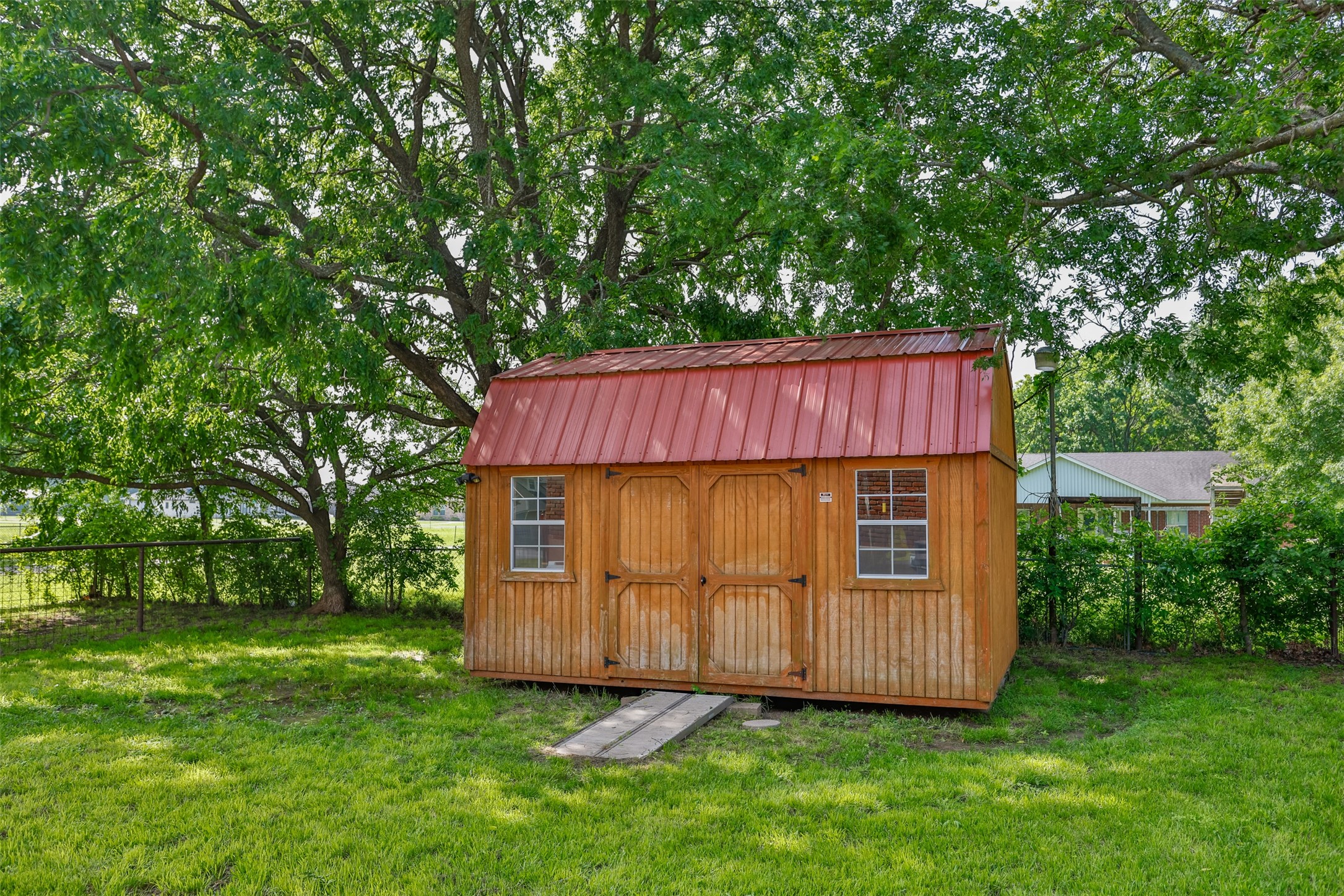 230 E Main Street Lindsay TX 76250