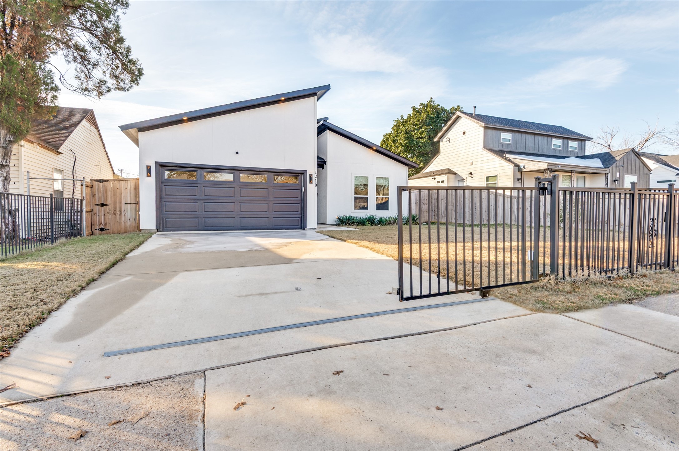 1210 Morrell Avenue Dallas TX 75203