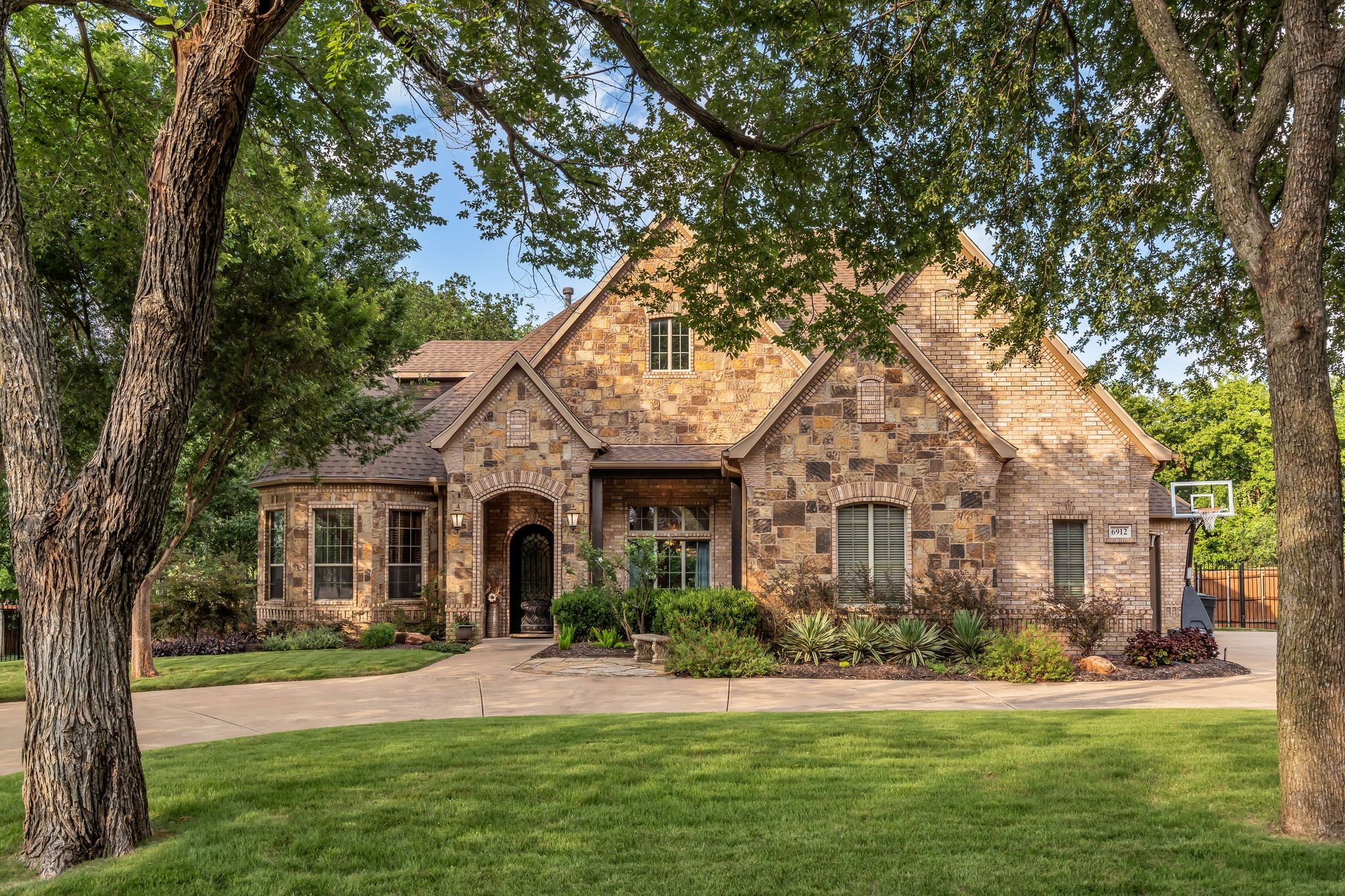 6912 Clift Street North Richland Hills TX 76182
