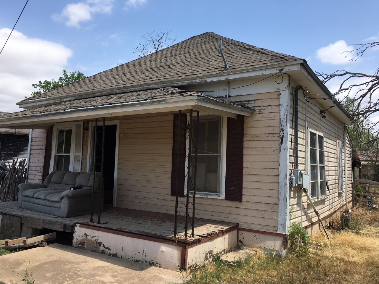 803 S Neches Street Coleman TX 76834
