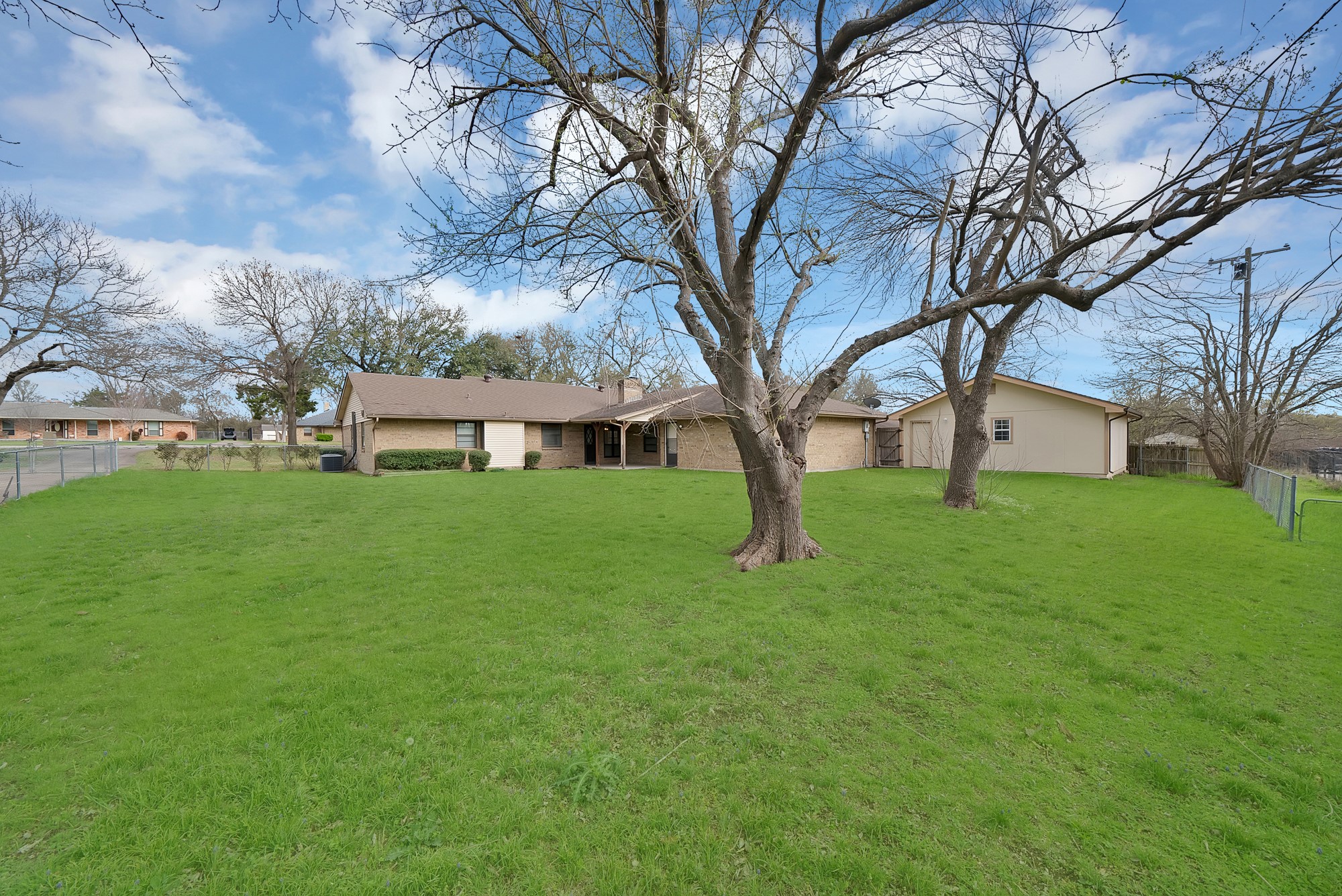 405 Shadowwood Trail Ovilla TX 75154