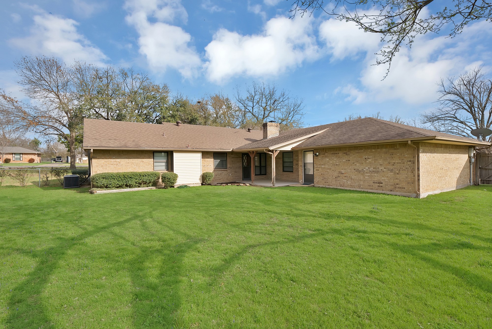 405 Shadowwood Trail Ovilla TX 75154