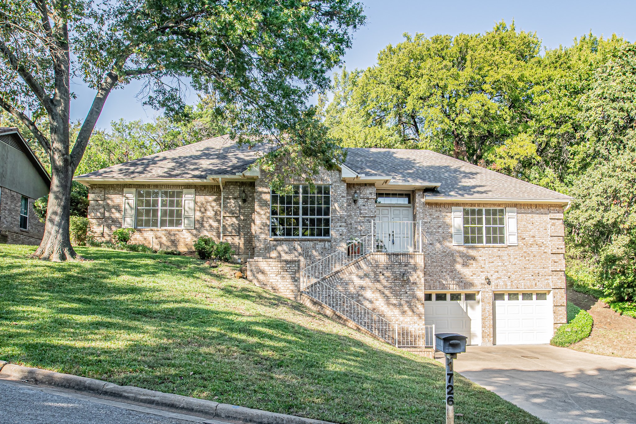 1726 Spring Lake Drive Arlington TX 76012