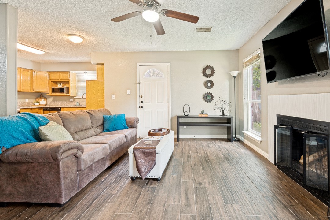 2643 San Sabastian Circle Grand Prairie TX 75052
