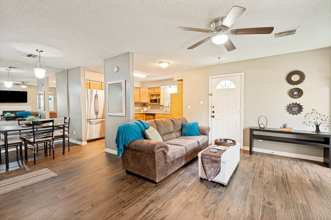 2643 San Sabastian Circle Grand Prairie TX 75052