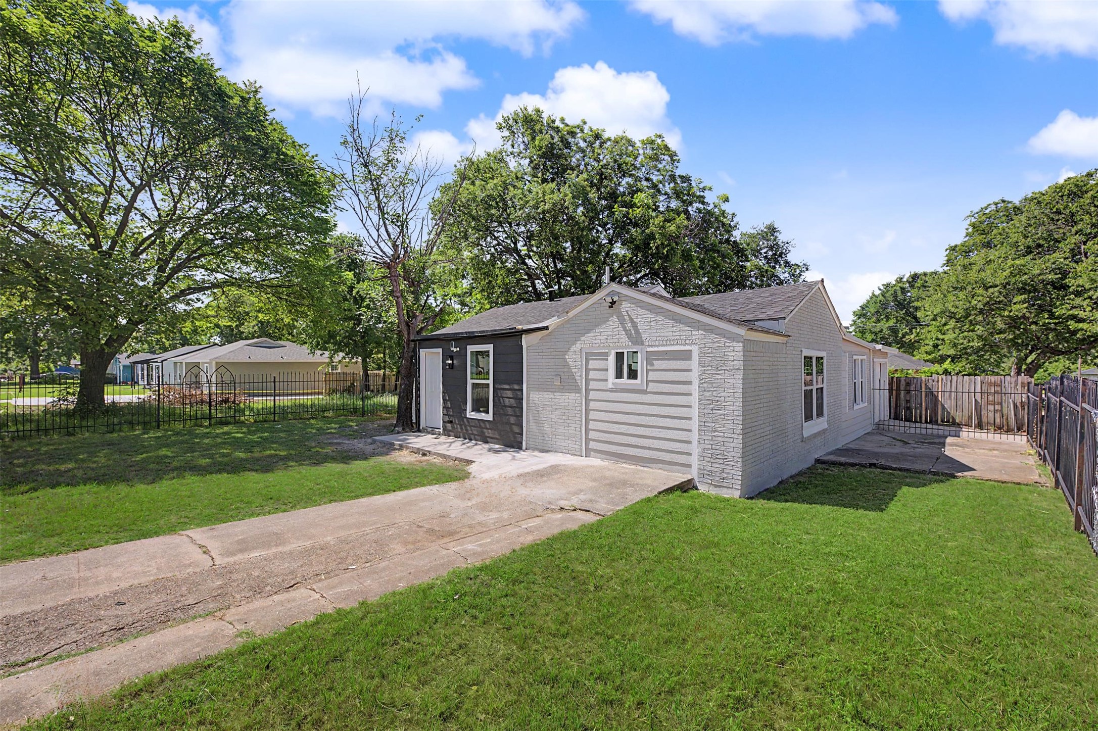 1000 Schieffer Avenue Fort Worth TX 76110