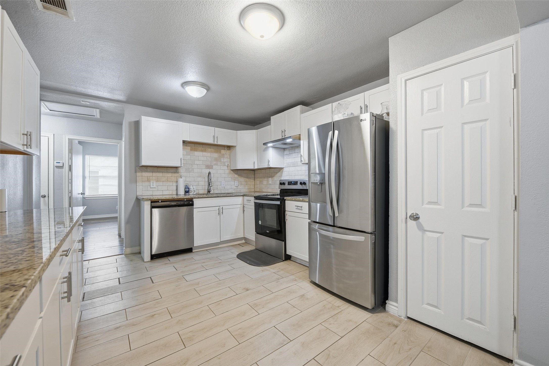 1818 Reever Street Arlington TX 76010