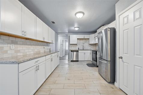 1818 Reever Street Arlington TX 76010