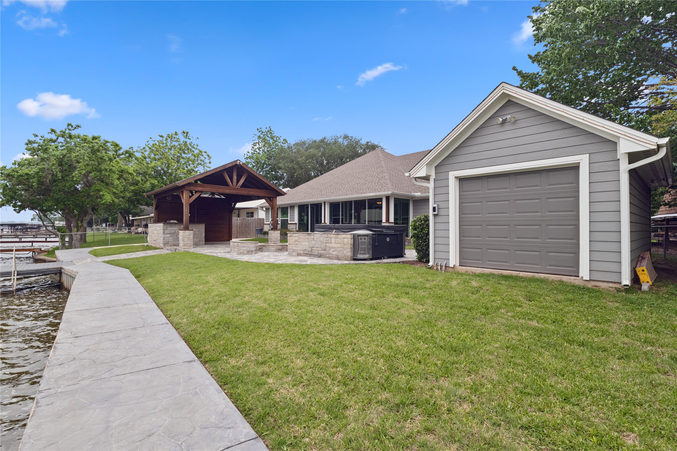 4511 Wildwood Circle Granbury TX 76049