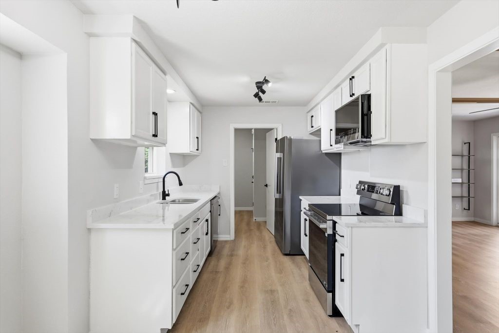 5719 Enchanted Lane Dallas TX 75227