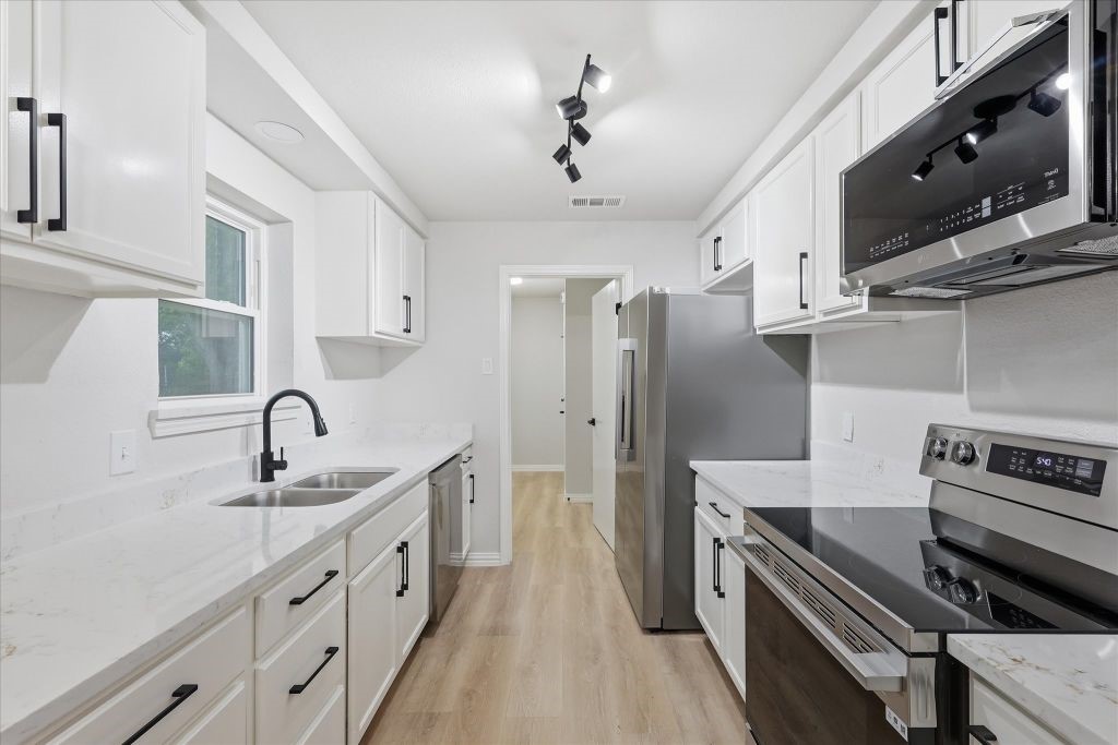 5719 Enchanted Lane Dallas TX 75227