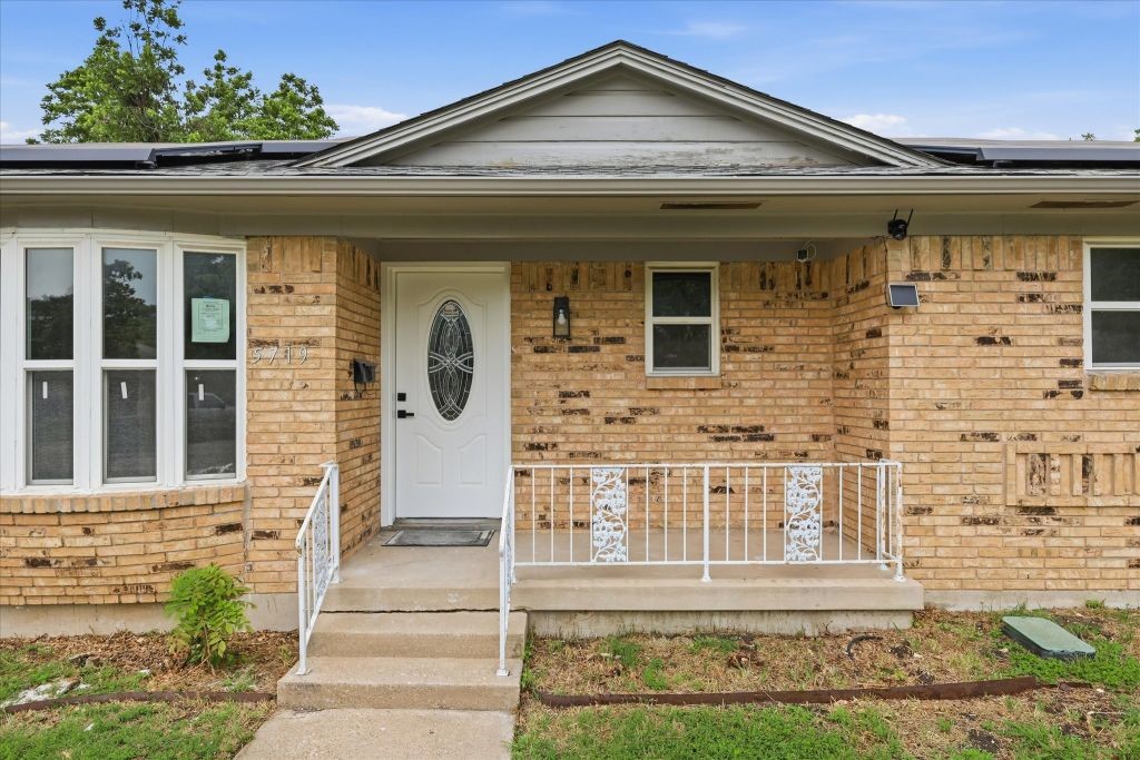 5719 Enchanted Lane Dallas TX 75227