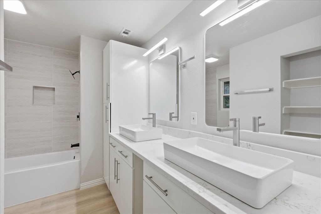 5719 Enchanted Lane Dallas TX 75227