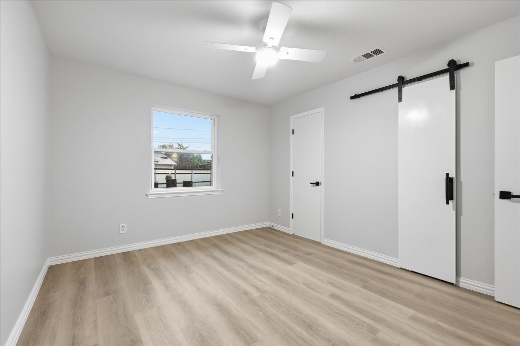 5719 Enchanted Lane Dallas TX 75227