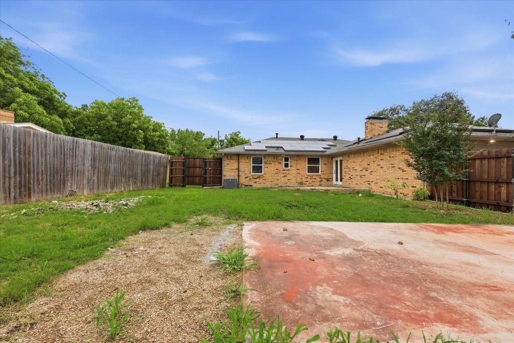 5719 Enchanted Lane Dallas TX 75227