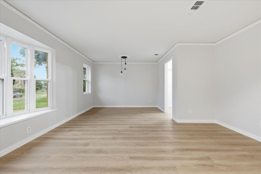 5719 Enchanted Lane Dallas TX 75227