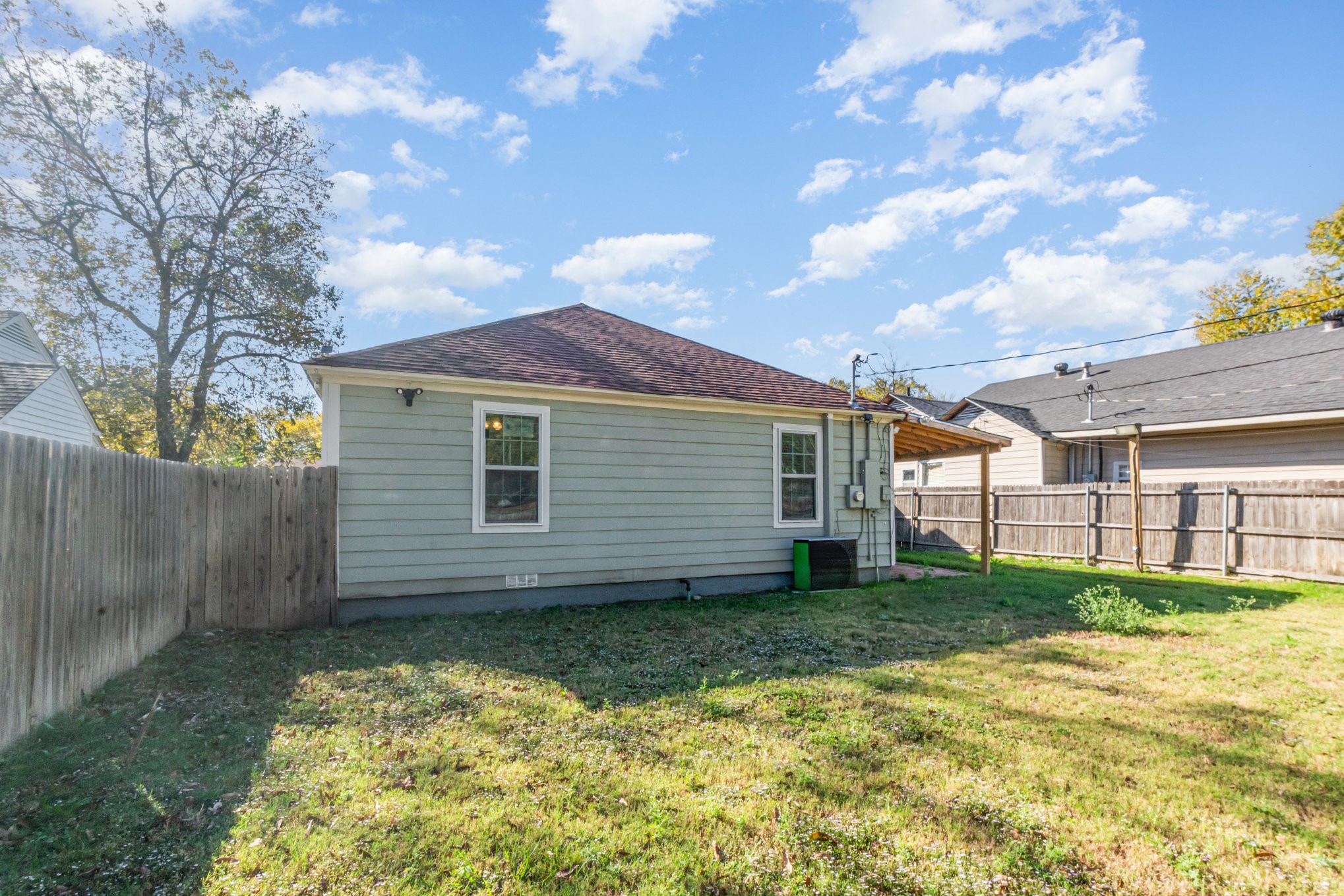 1642 Ash Street Grand Prairie TX 75050