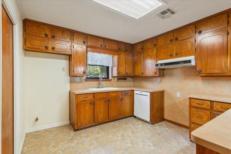 208 S Hedwig Street Riesel TX 76682