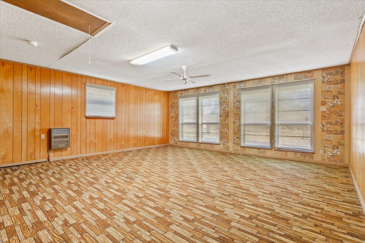 208 S Hedwig Street Riesel TX 76682
