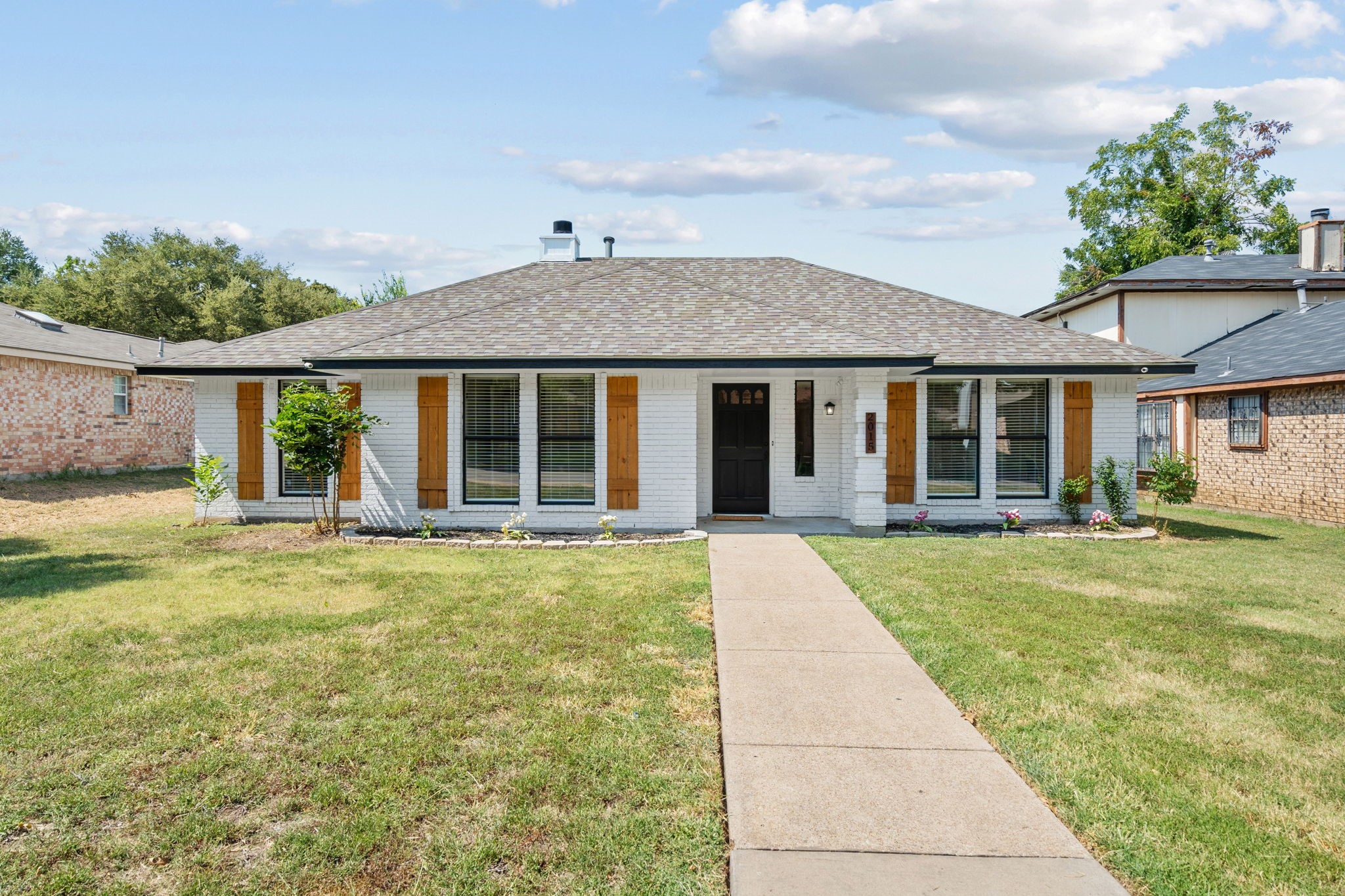 2015 Garden Crest Lane Dallas TX 75232