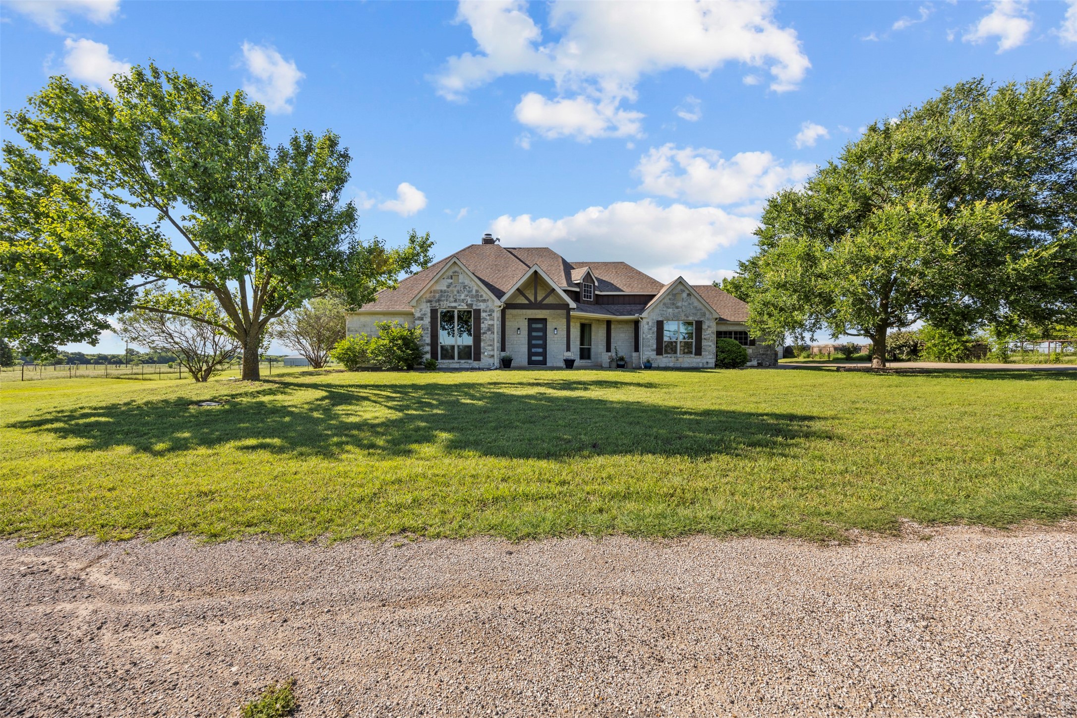 1129 Old Maypearl Road Waxahachie TX 75167