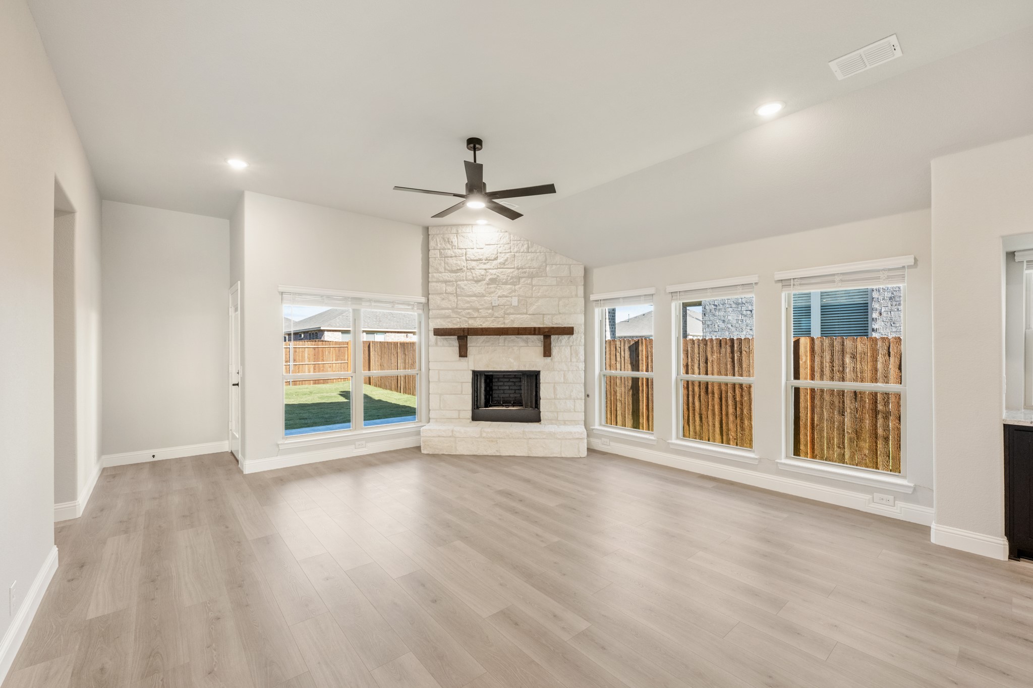 1028 River Oaks Drive Godley TX 76044