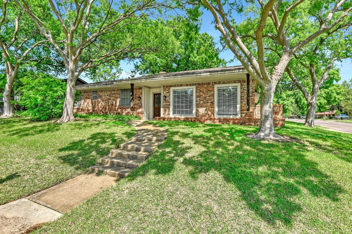 2901 Mimosa Drive Sherman TX 75092