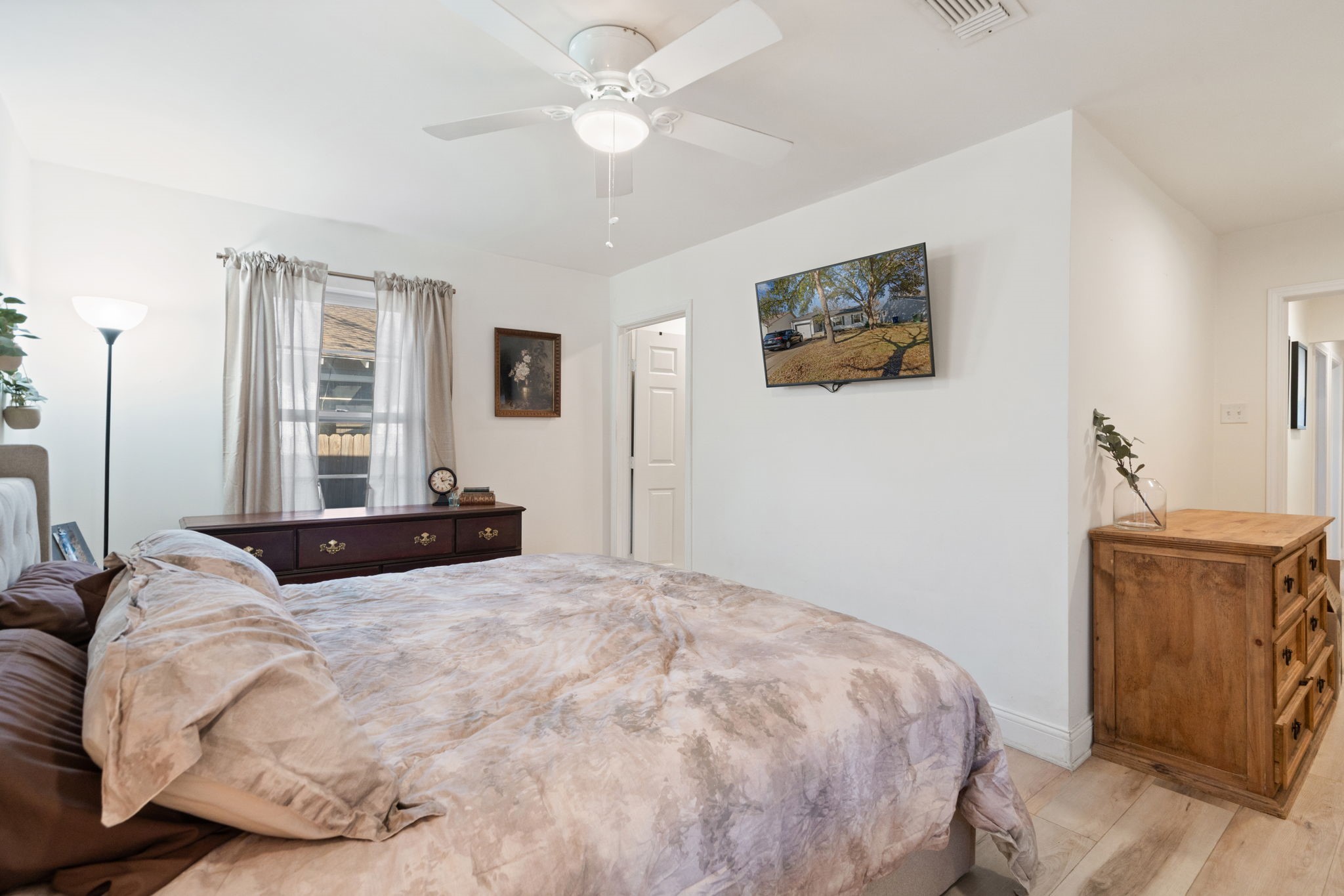 1437 Nash Street Garland TX 75042