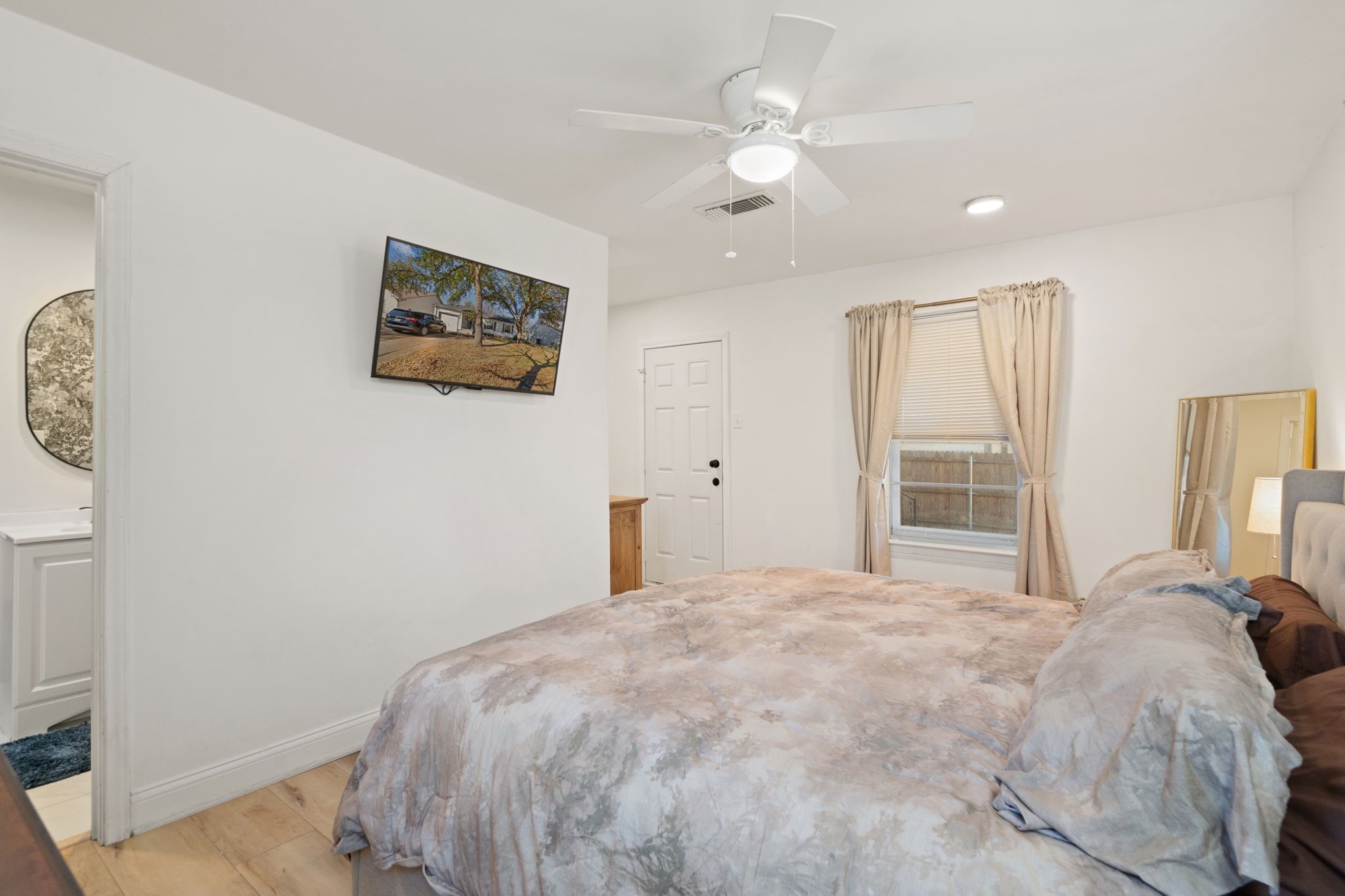 1437 Nash Street Garland TX 75042