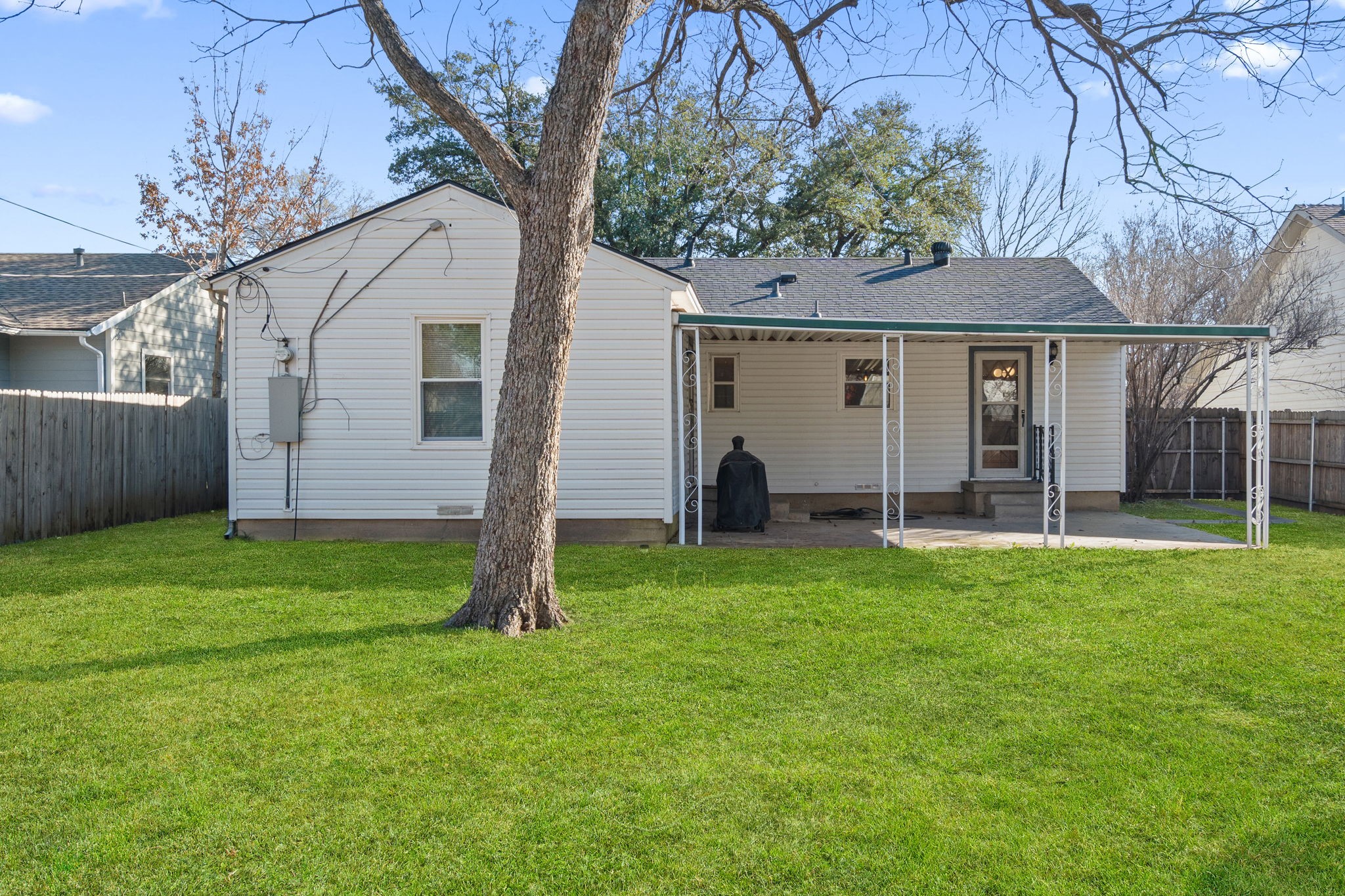 1437 Nash Street Garland TX 75042
