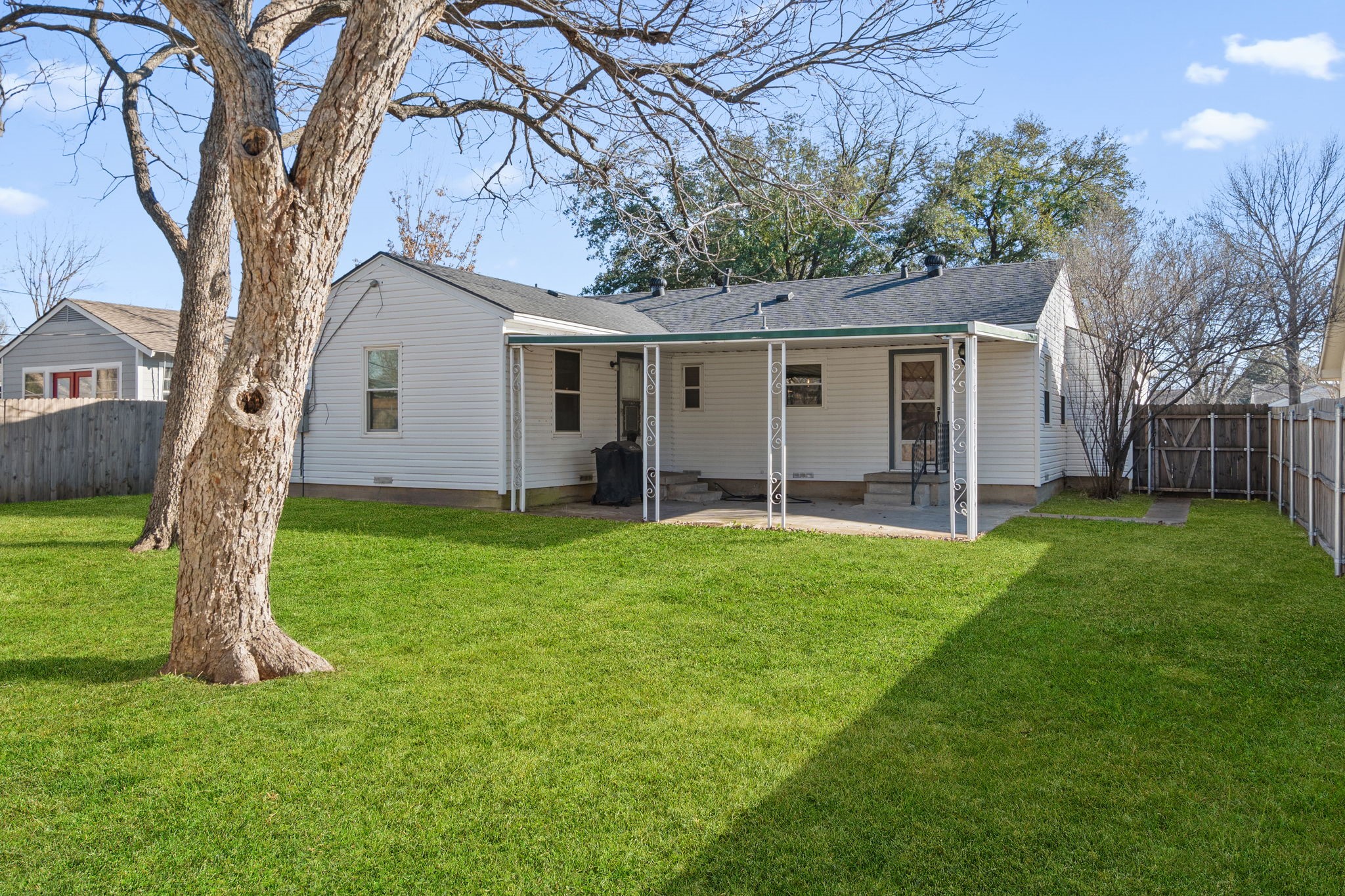 1437 Nash Street Garland TX 75042