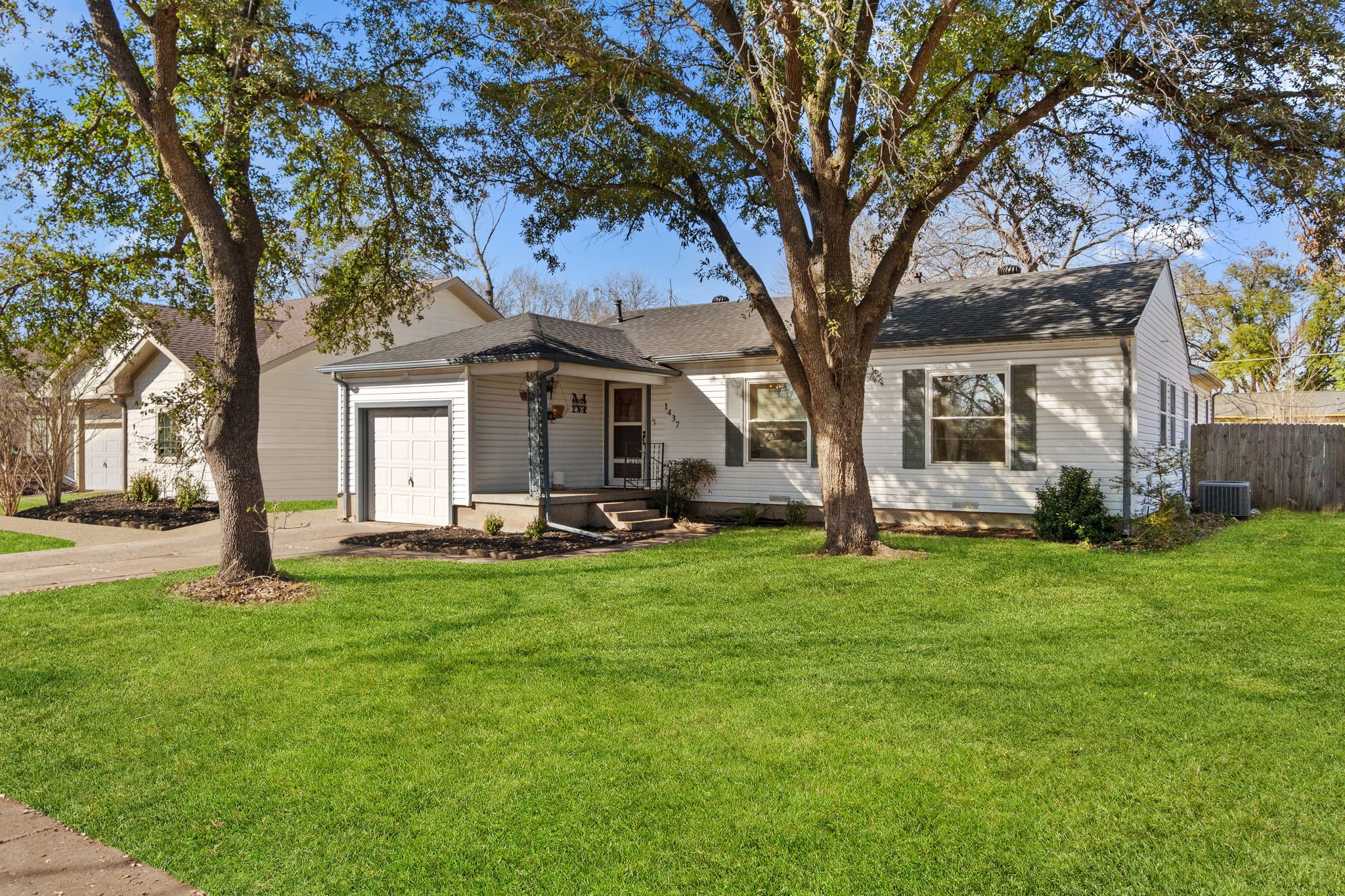 1437 Nash Street Garland TX 75042