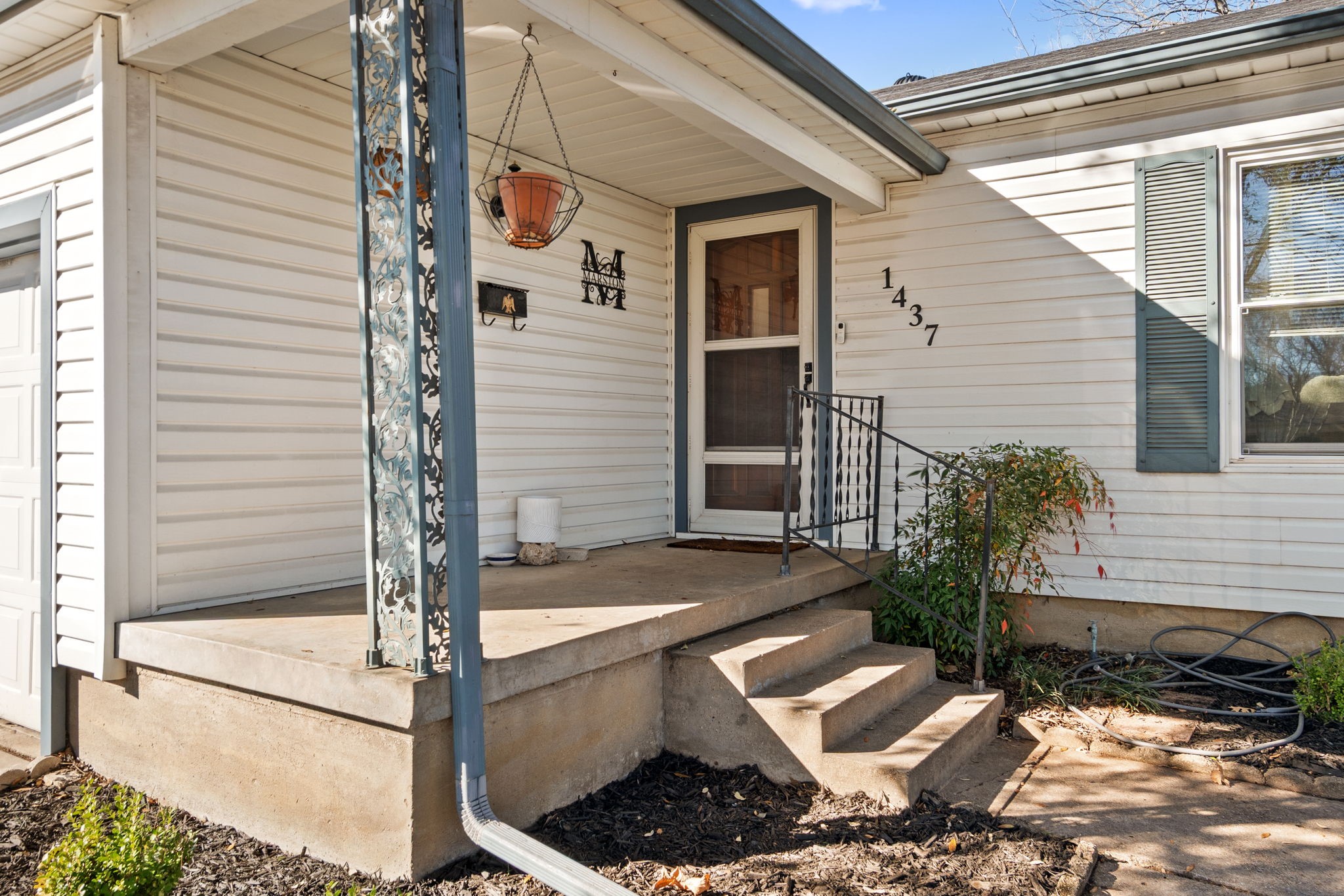 1437 Nash Street Garland TX 75042