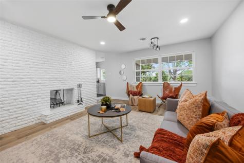 8516 La Jolla Court Benbrook TX 76116