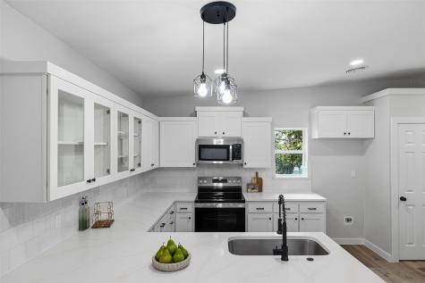 8516 La Jolla Court Benbrook TX 76116