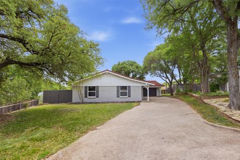 8516 La Jolla Court Benbrook TX 76116