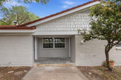 8516 La Jolla Court Benbrook TX 76116