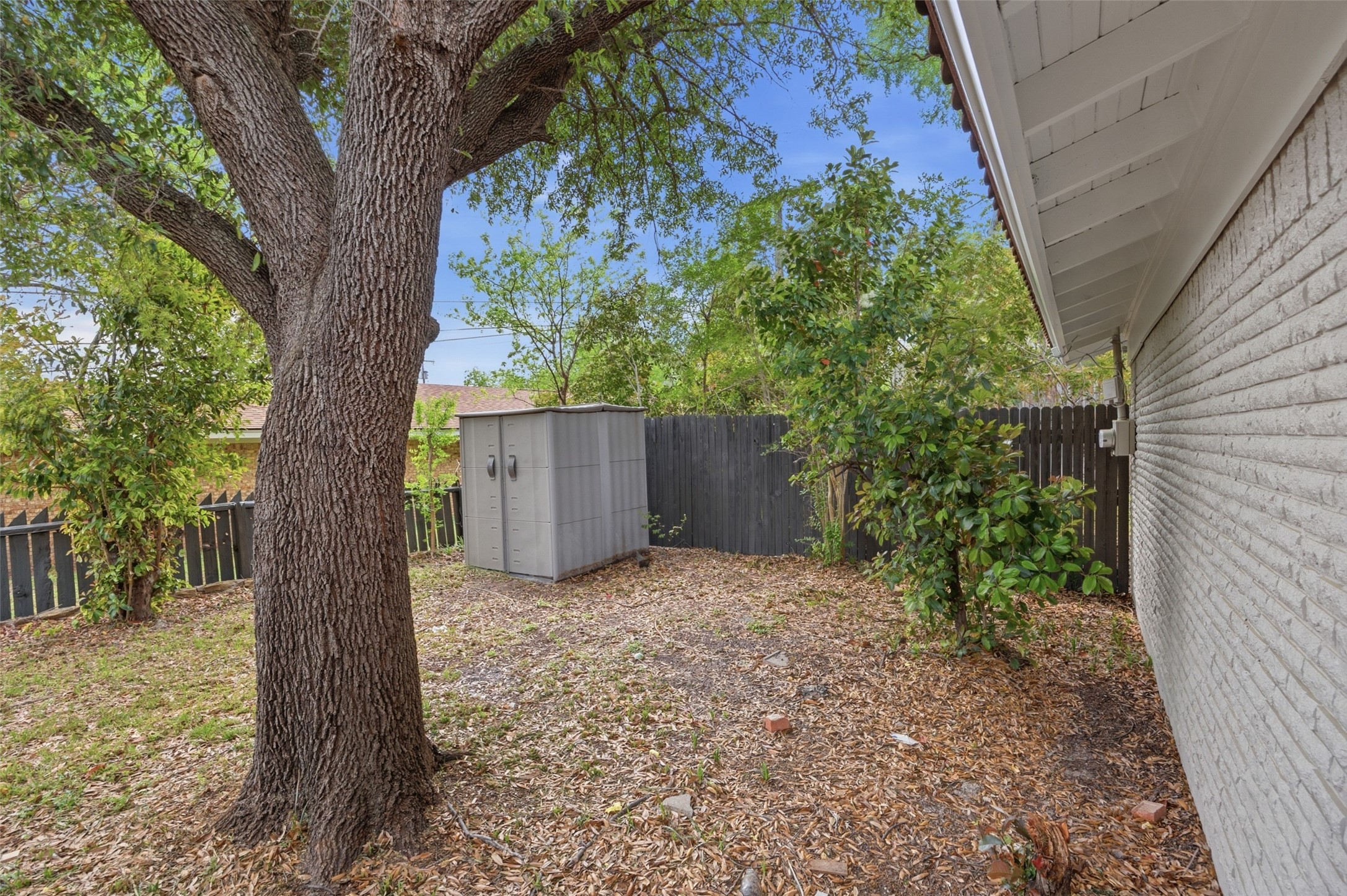 8516 La Jolla Court Benbrook TX 76116