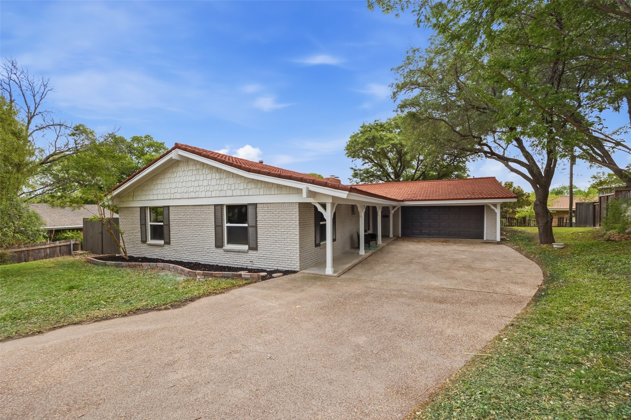 8516 La Jolla Court Benbrook TX 76116
