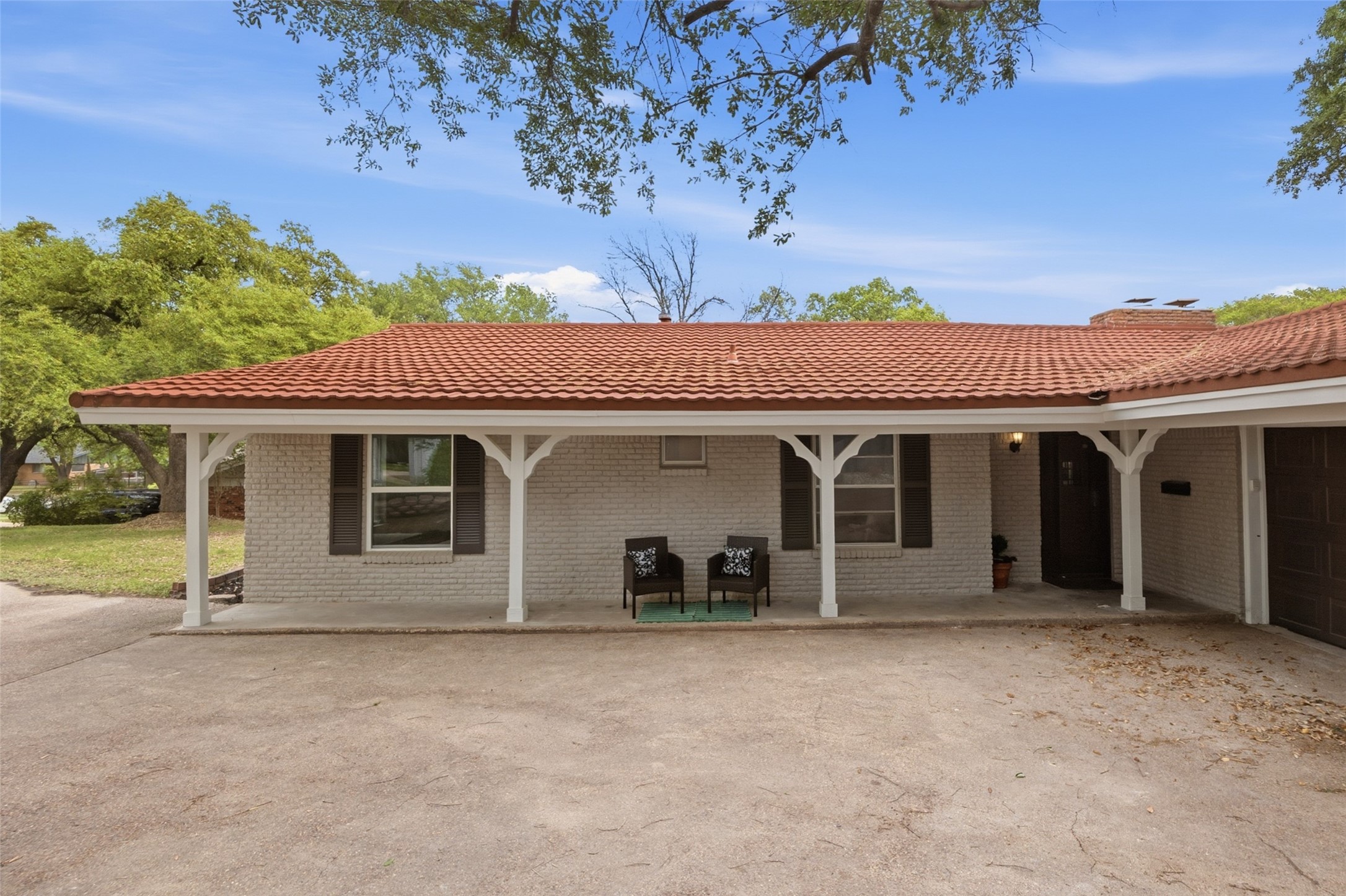 8516 La Jolla Court Benbrook TX 76116