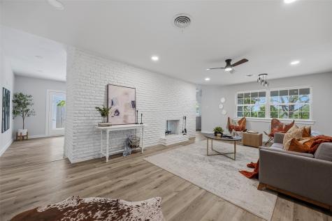 8516 La Jolla Court Benbrook TX 76116