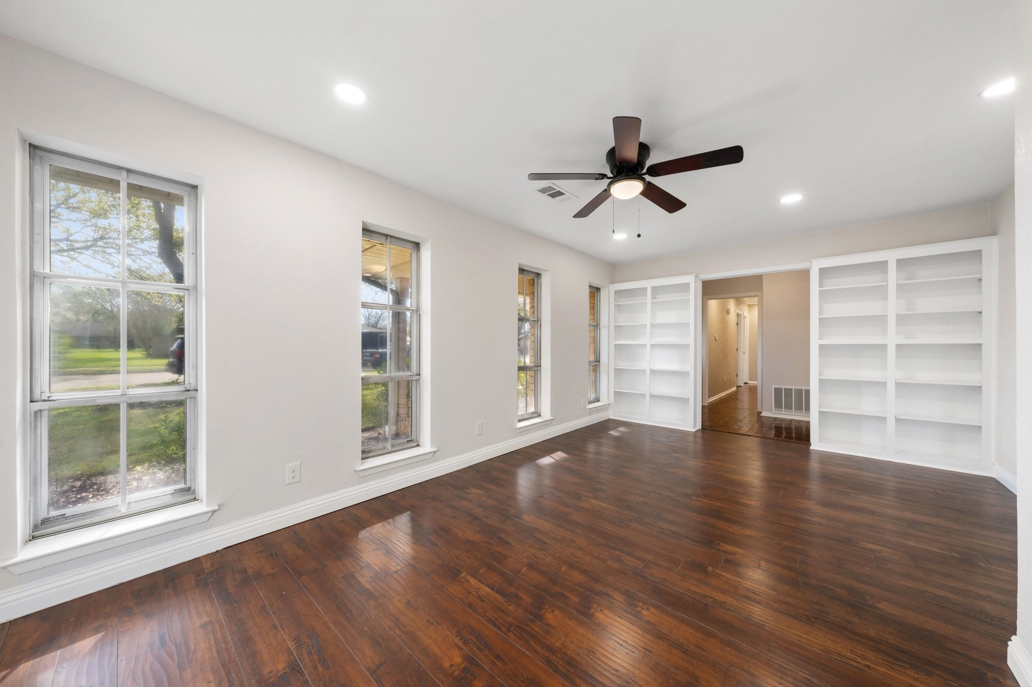 501 Tanglewood Drive S Irving TX 75061
