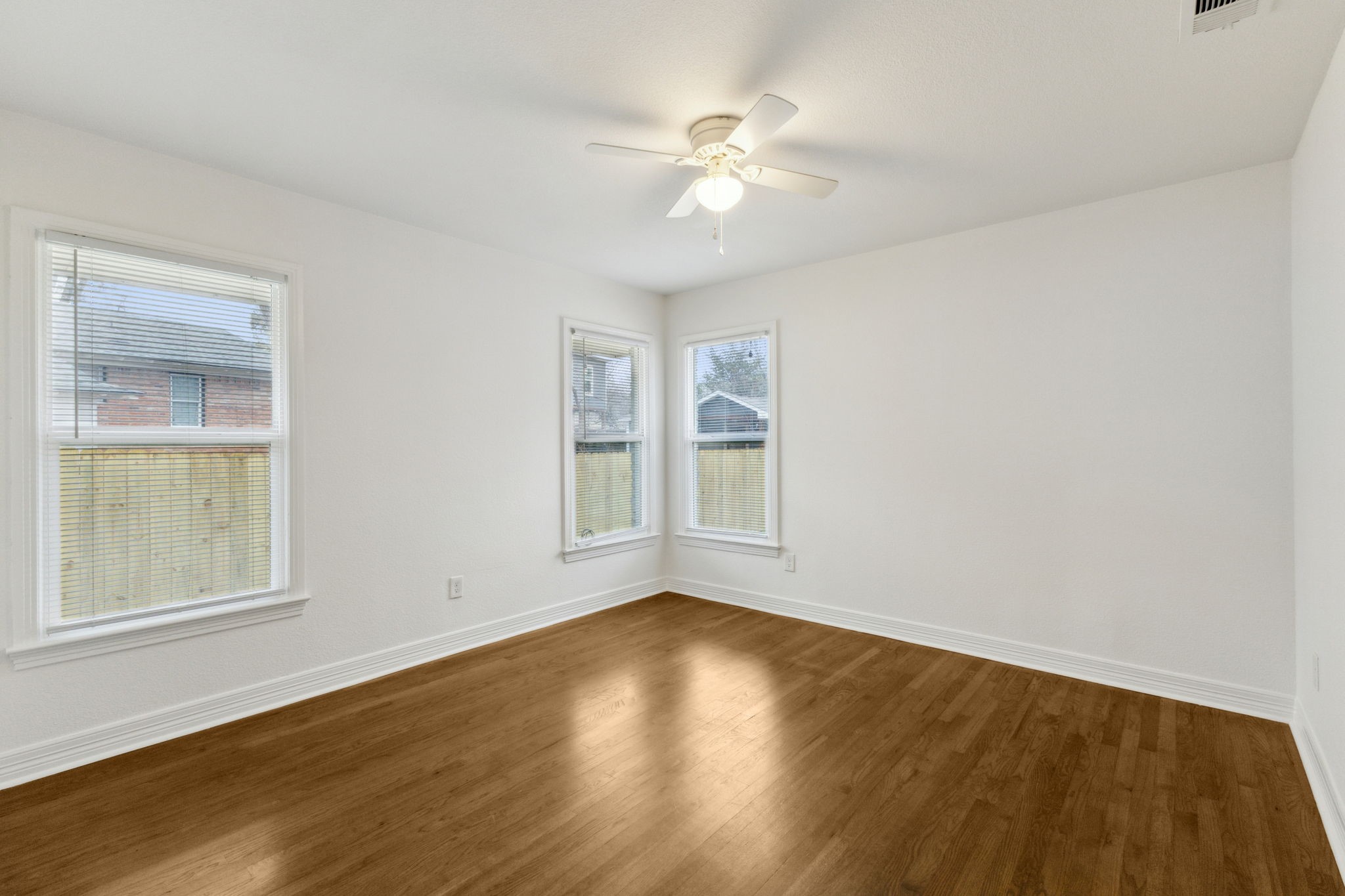 411 N Cavender Street Dallas TX 75211