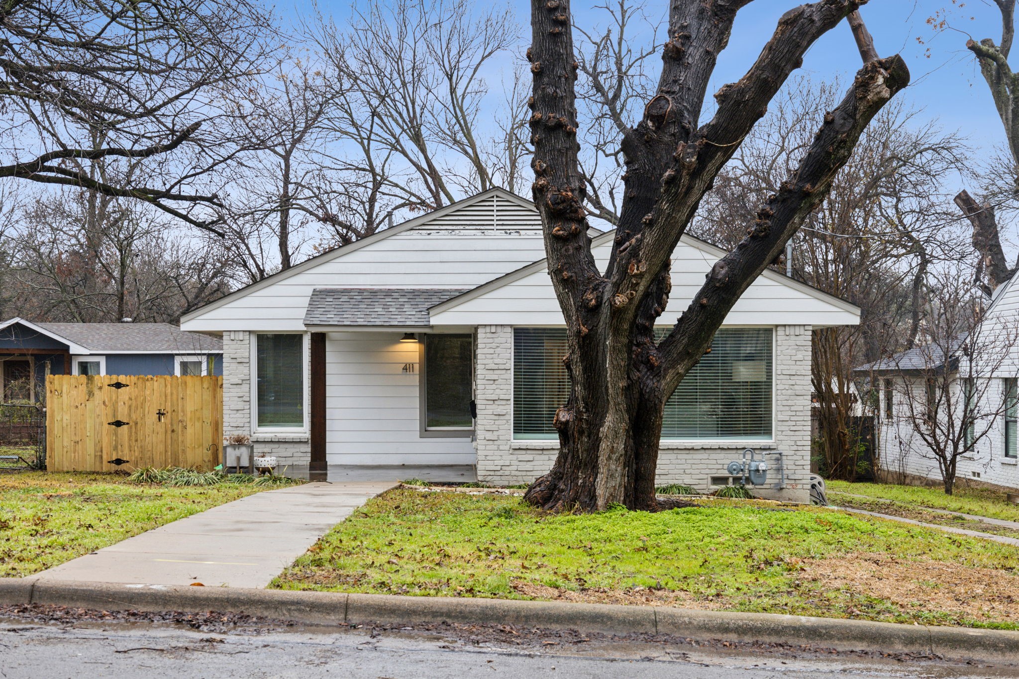 411 N Cavender Street Dallas TX 75211