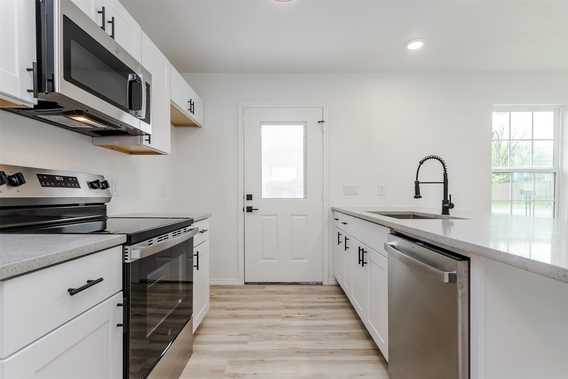 308 S 3rd Bonham TX 75418