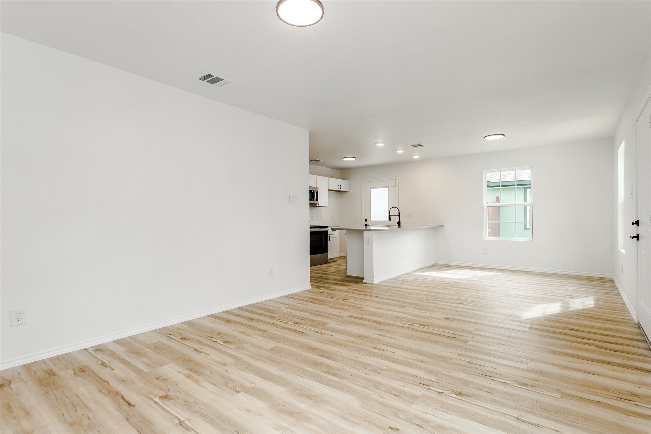 308 S 3rd Bonham TX 75418