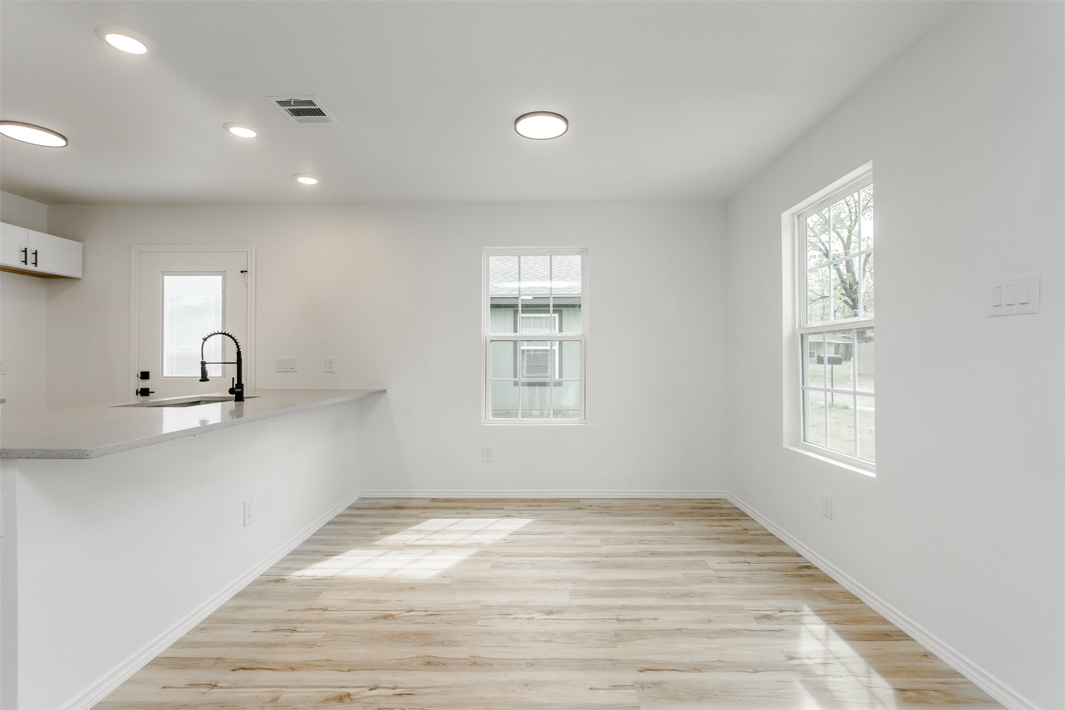 308 S 3rd Bonham TX 75418