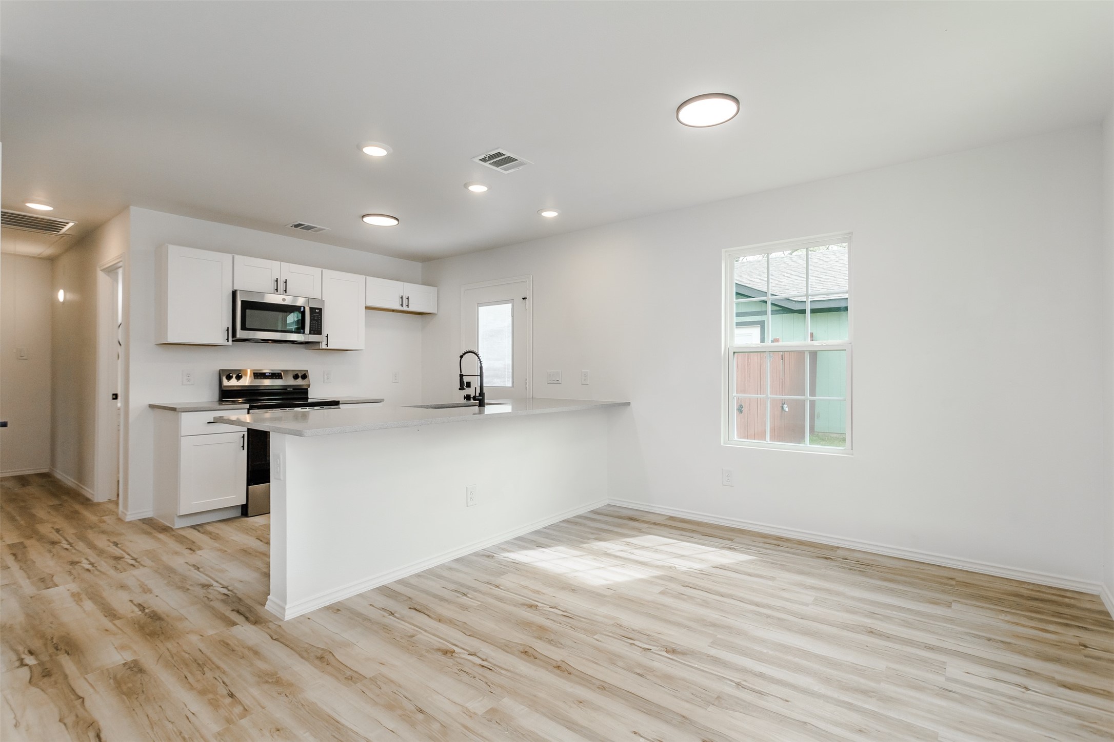 308 S 3rd Bonham TX 75418